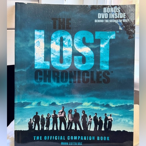 📚 Vintage 2005 - The LOST Chronicles Official Companion Book and Bonus DVD - Picture 2 of 16